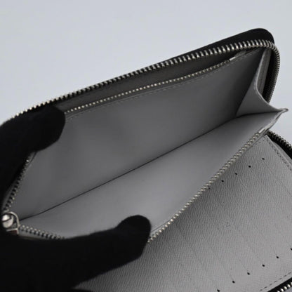 Louis Vuitton Taigarama Vertical Wallet Antarctica — view 5
