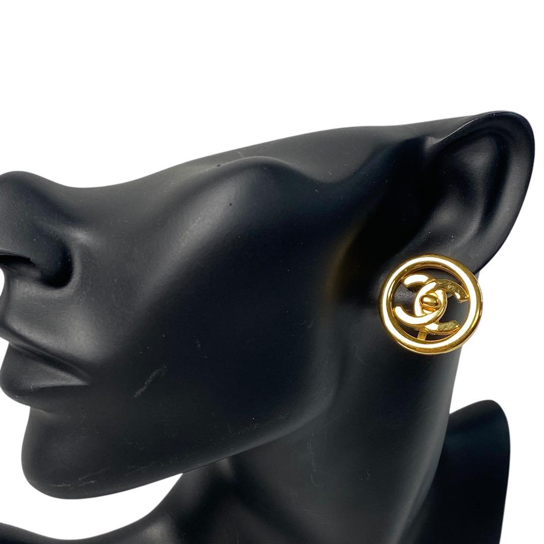 Chanel CC Logo Earrings Gold