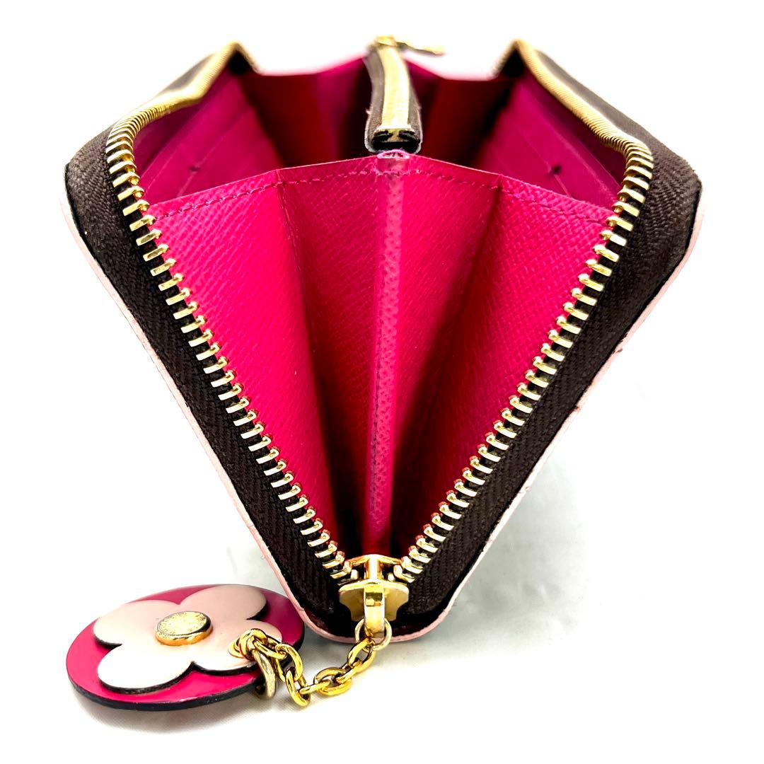 Louis Vuitton Monogram Portefeuille Clemence Flower Charm — view 2
