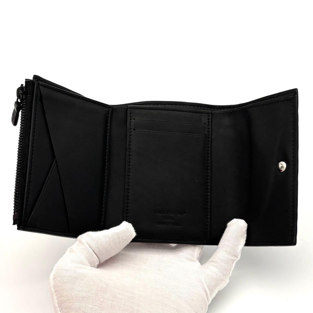 Louis Vuitton Victor Wallet Monogram Shadow Black — view 4