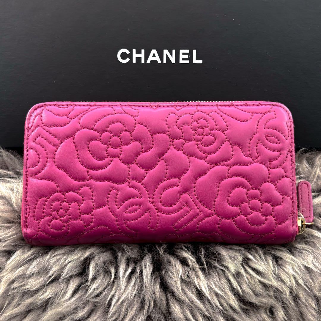 Chanel Wallet Camellia Stitch Round Zip — view 4