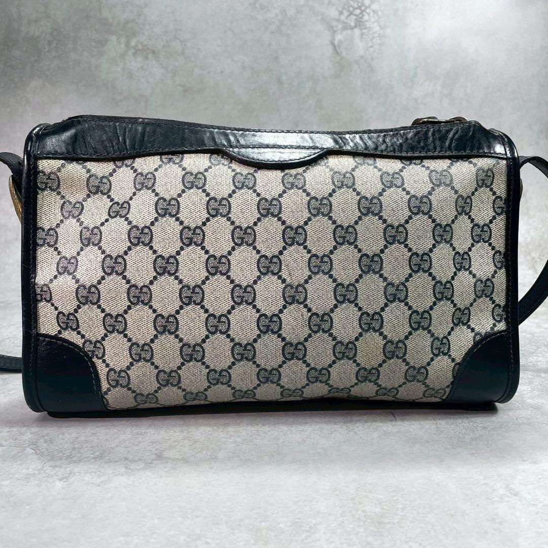 Gucci GG Shoulder Bag Navy Beige Logo Leather — view 3