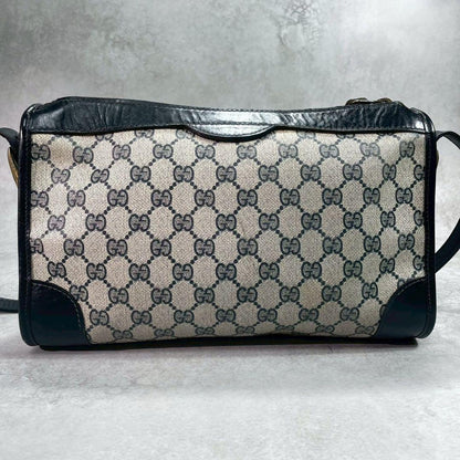 Gucci GG Shoulder Bag Navy Beige Logo Leather — view 3