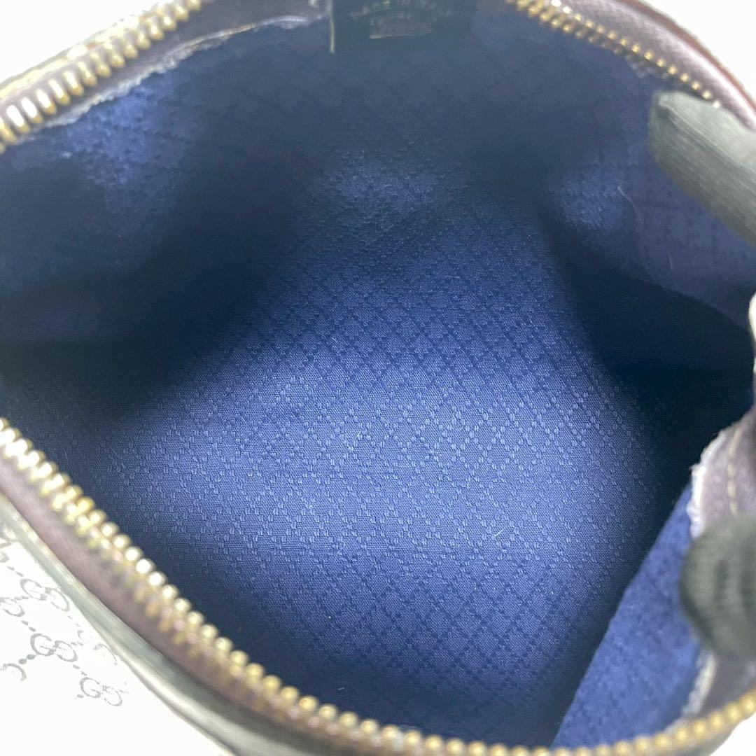 Gucci GG Shoulder Bag Navy Beige Logo Leather — view 5