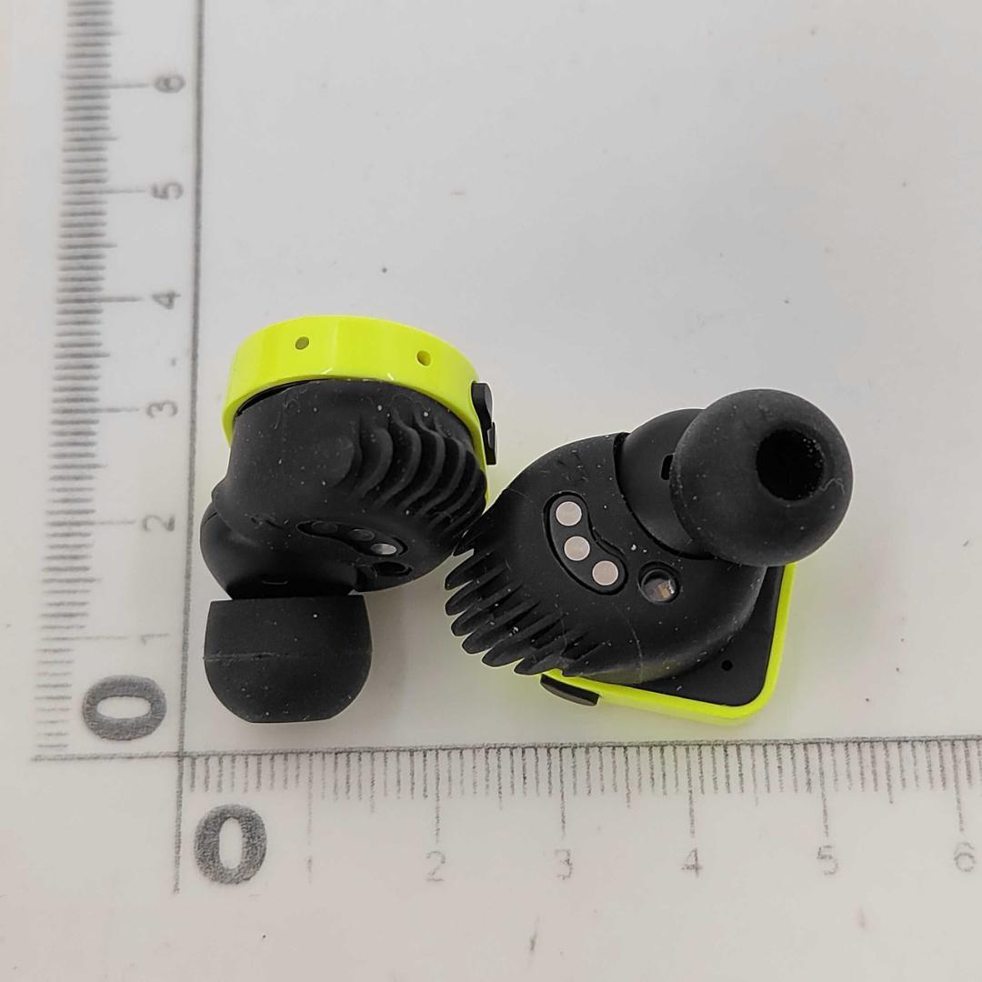 Louis Vuitton Horizon Wireless Earphones Unconfirmed — view 6