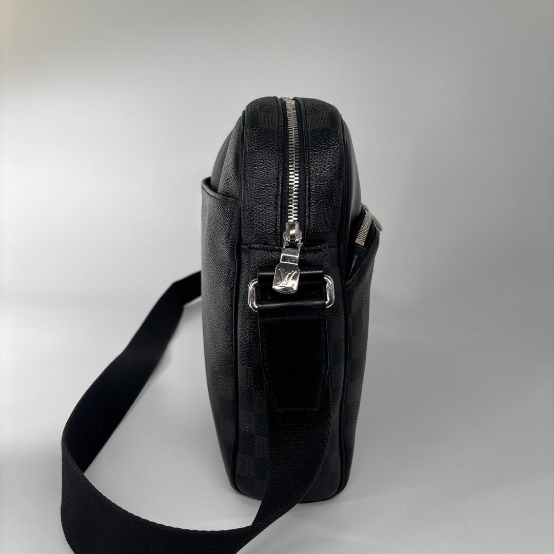 Louis Vuitton Super Damier Graphite Dayton MM Shoulder Bag Black — view 4