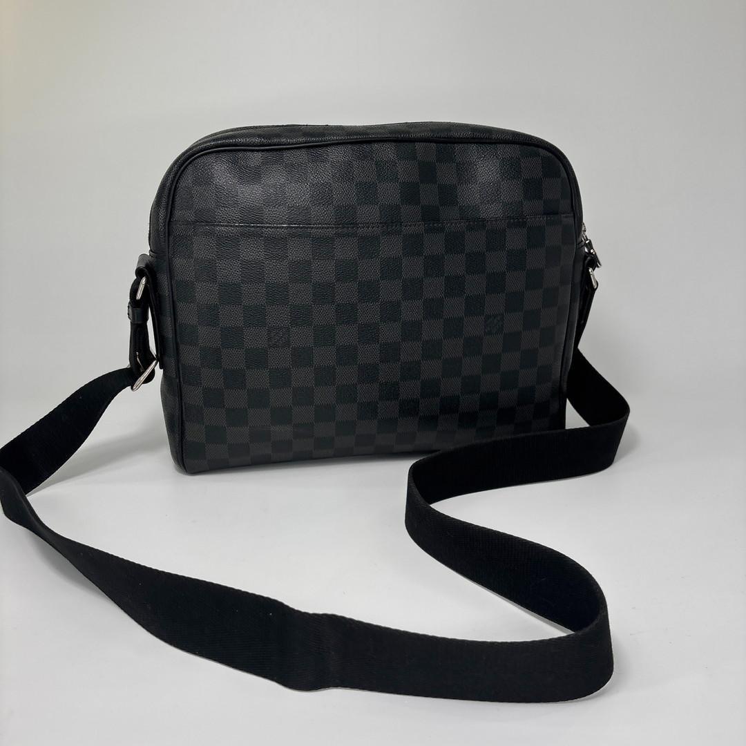 Louis Vuitton Super Damier Graphite Dayton MM Shoulder Bag Black — view 5
