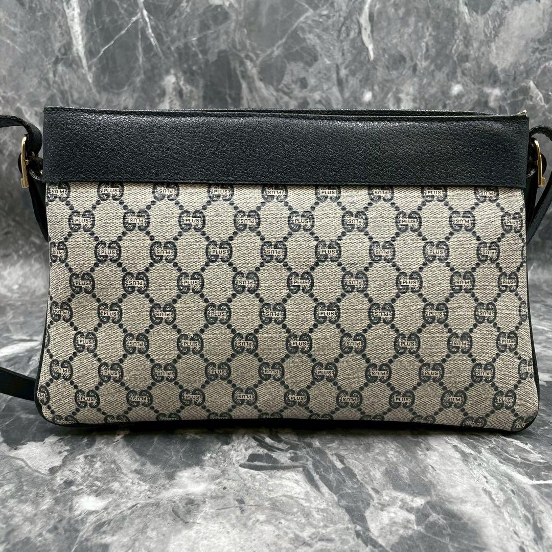 Gucci GG Shoulder Bag Navy Beige Leather Logo — view 3