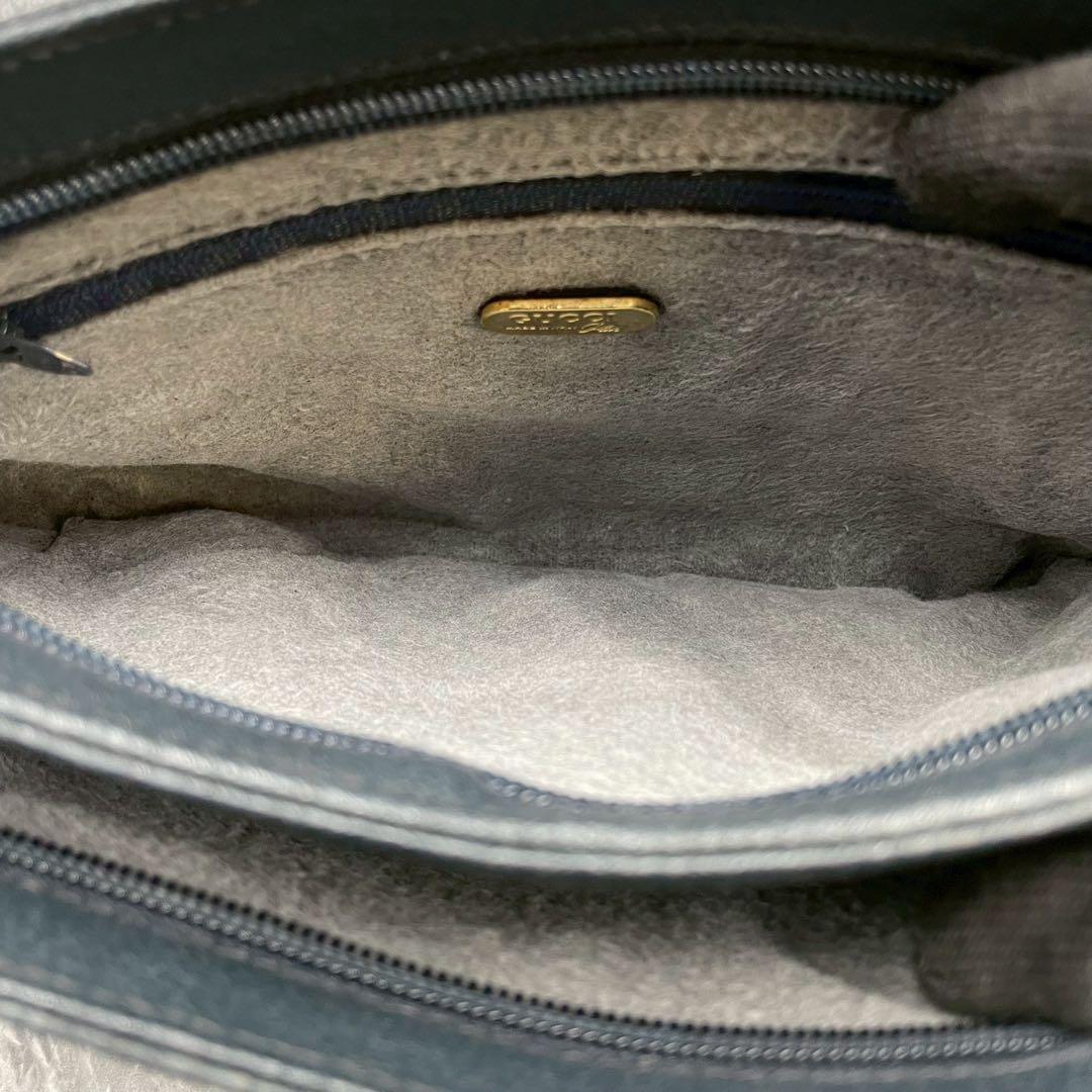 Gucci GG Shoulder Bag Navy Beige Leather Logo — view 5