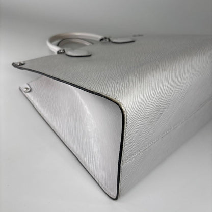 Louis Vuitton Epi on the Go MM Tote