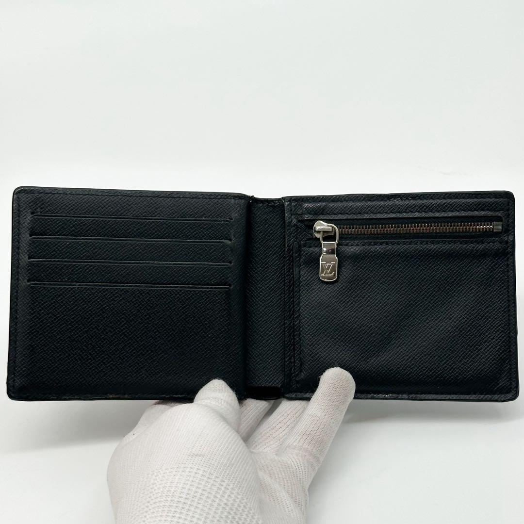 Louis Vuitton Portefeuille Amerigo NM Taiga Compact Marco Wallet — view 9