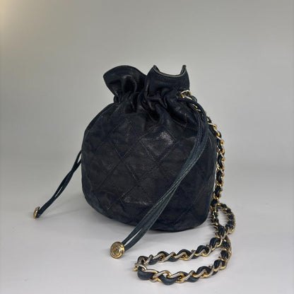 Chanel Drawstring Shoulder Bag Black Gold — view 2