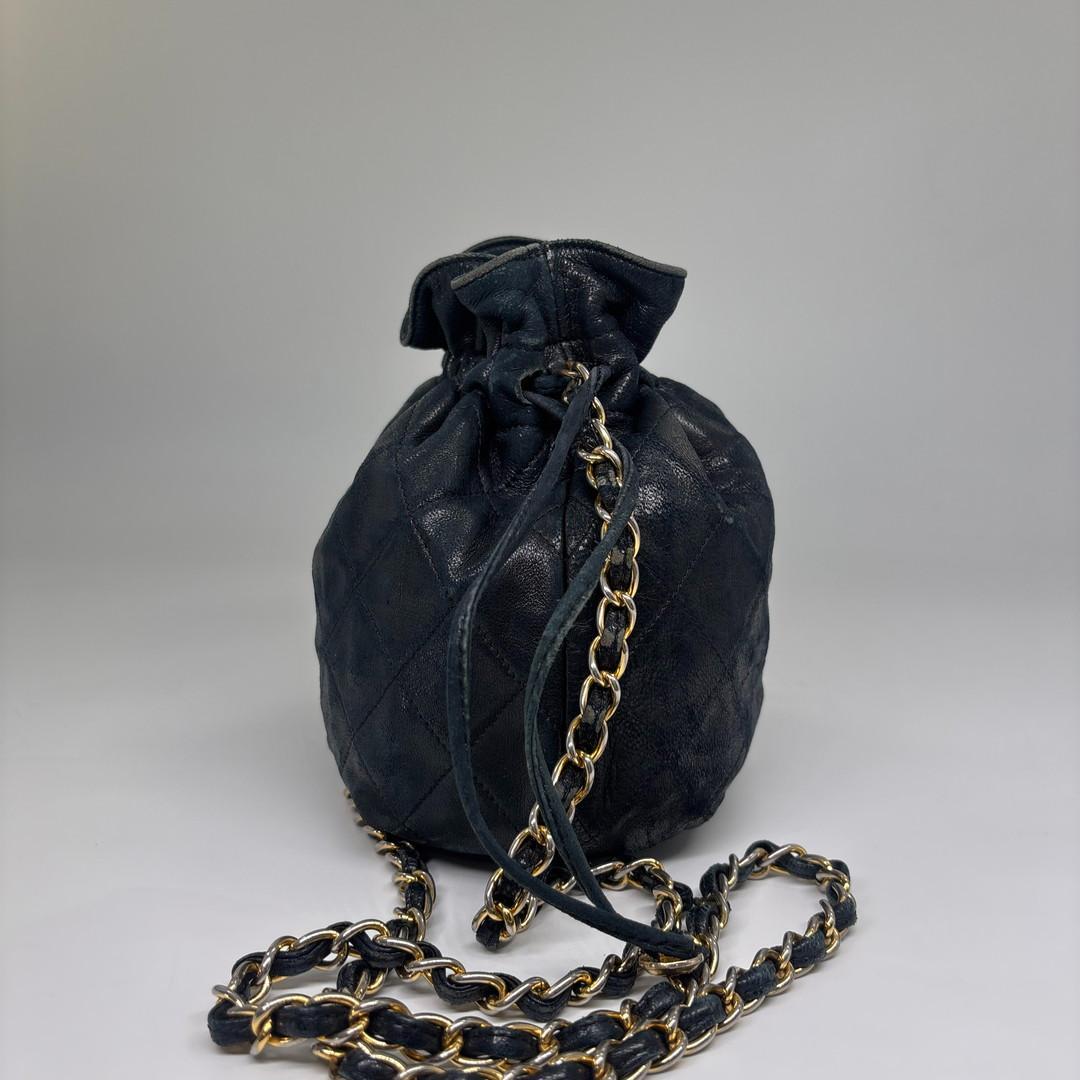 Chanel Drawstring Shoulder Bag Black Gold — view 5