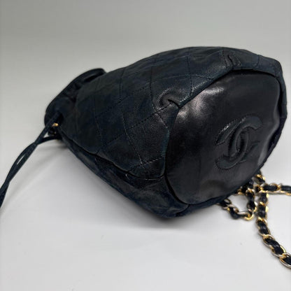 Chanel Drawstring Shoulder Bag Black Gold — view 9