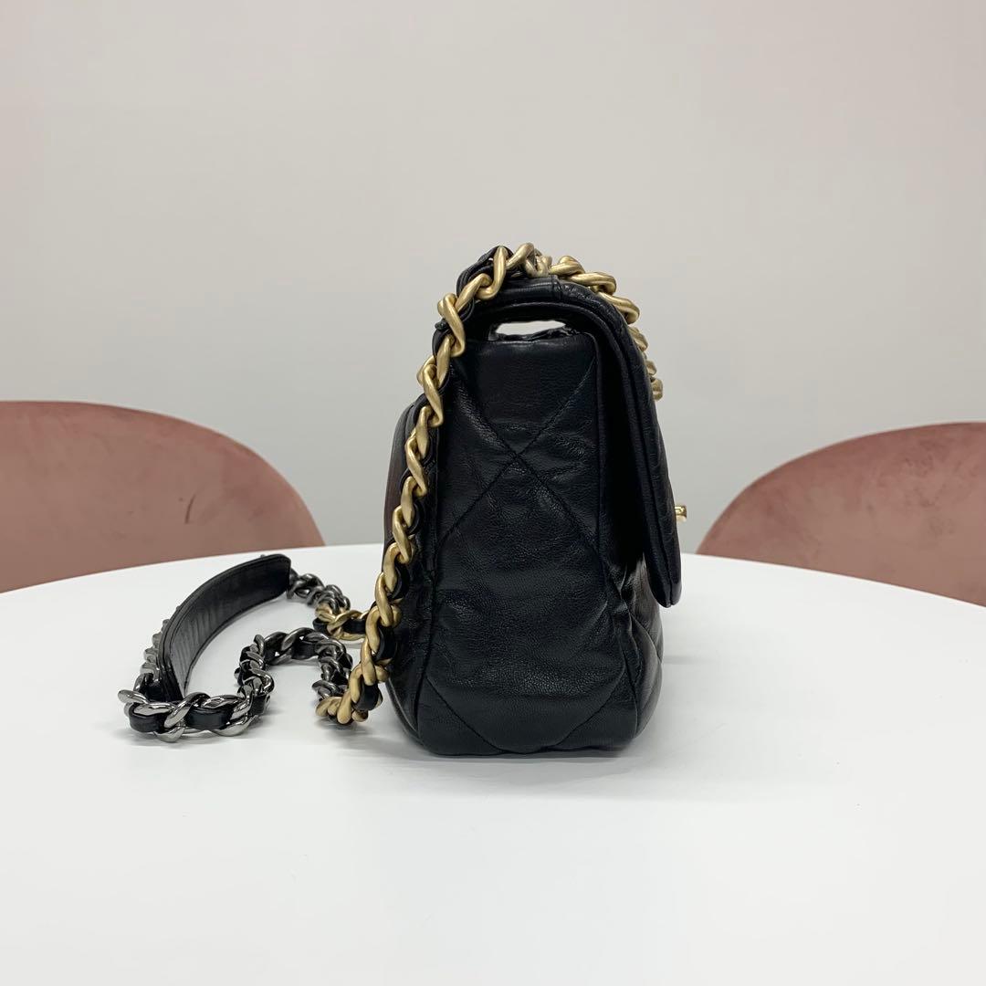 Chanel 19 Lambskin Turnlock — view 2