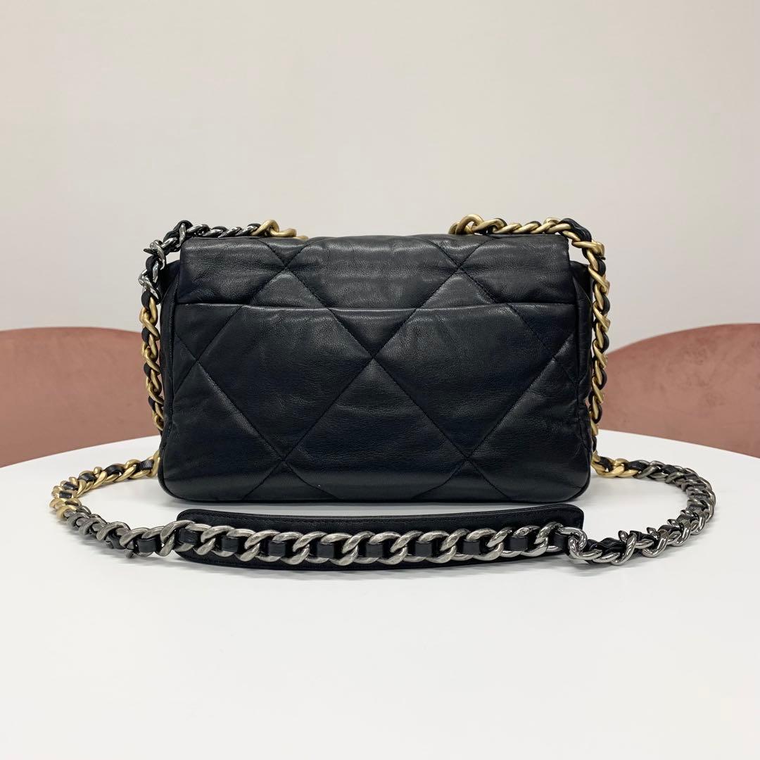 Chanel 19 Lambskin Turnlock — view 3
