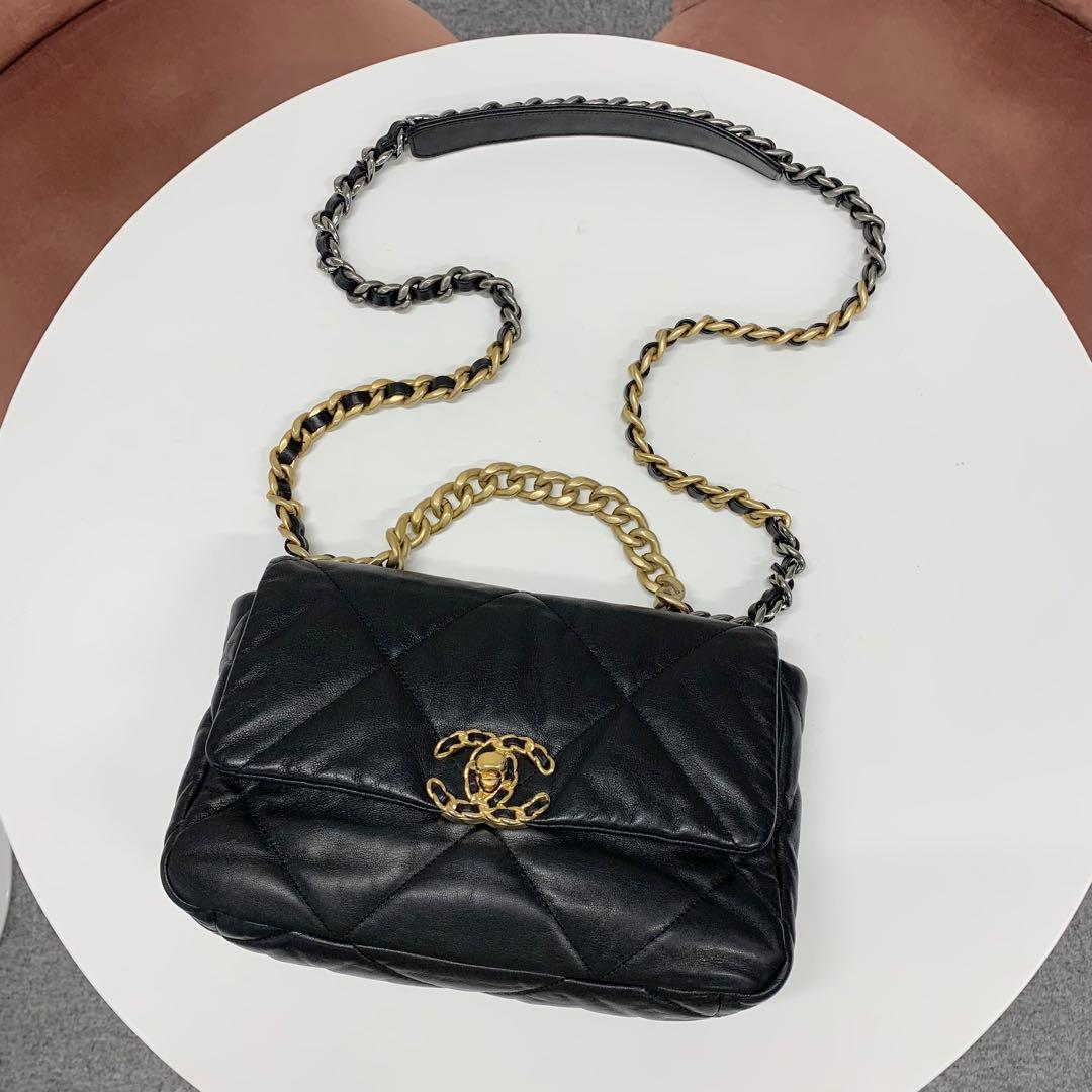 Chanel 19 Lambskin Turnlock — view 5