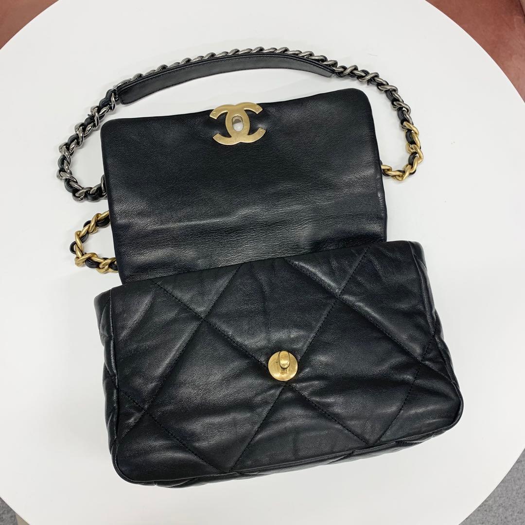 Chanel 19 Lambskin Turnlock — view 6