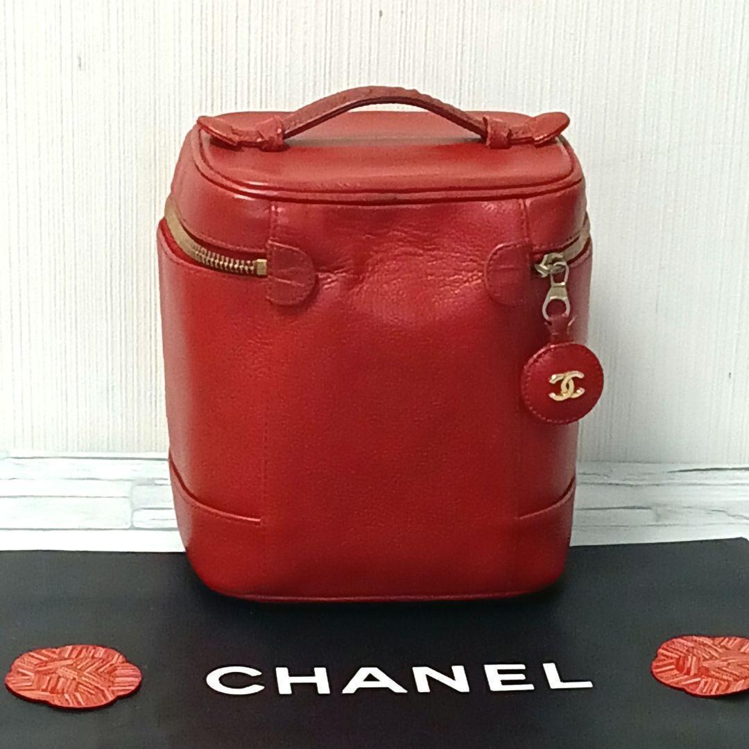 Chanel Vanity Pouch Caviar Leather Red CC Logo — view 2