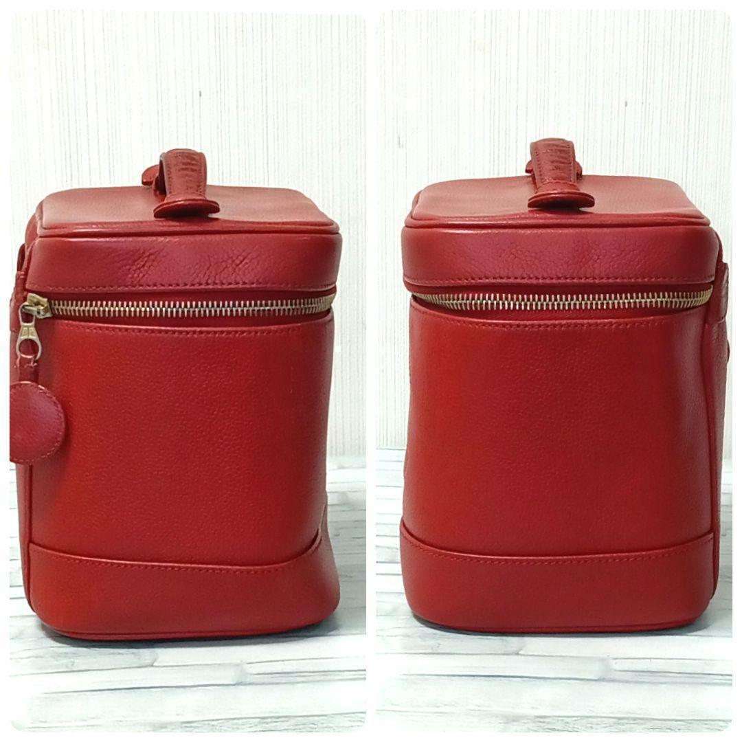 Chanel Vanity Pouch Caviar Leather Red CC Logo — view 3