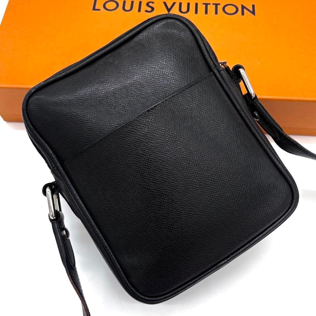 Louis Vuitton Taiga Dimitri Shoulder Bag Ardoise Black — view 2