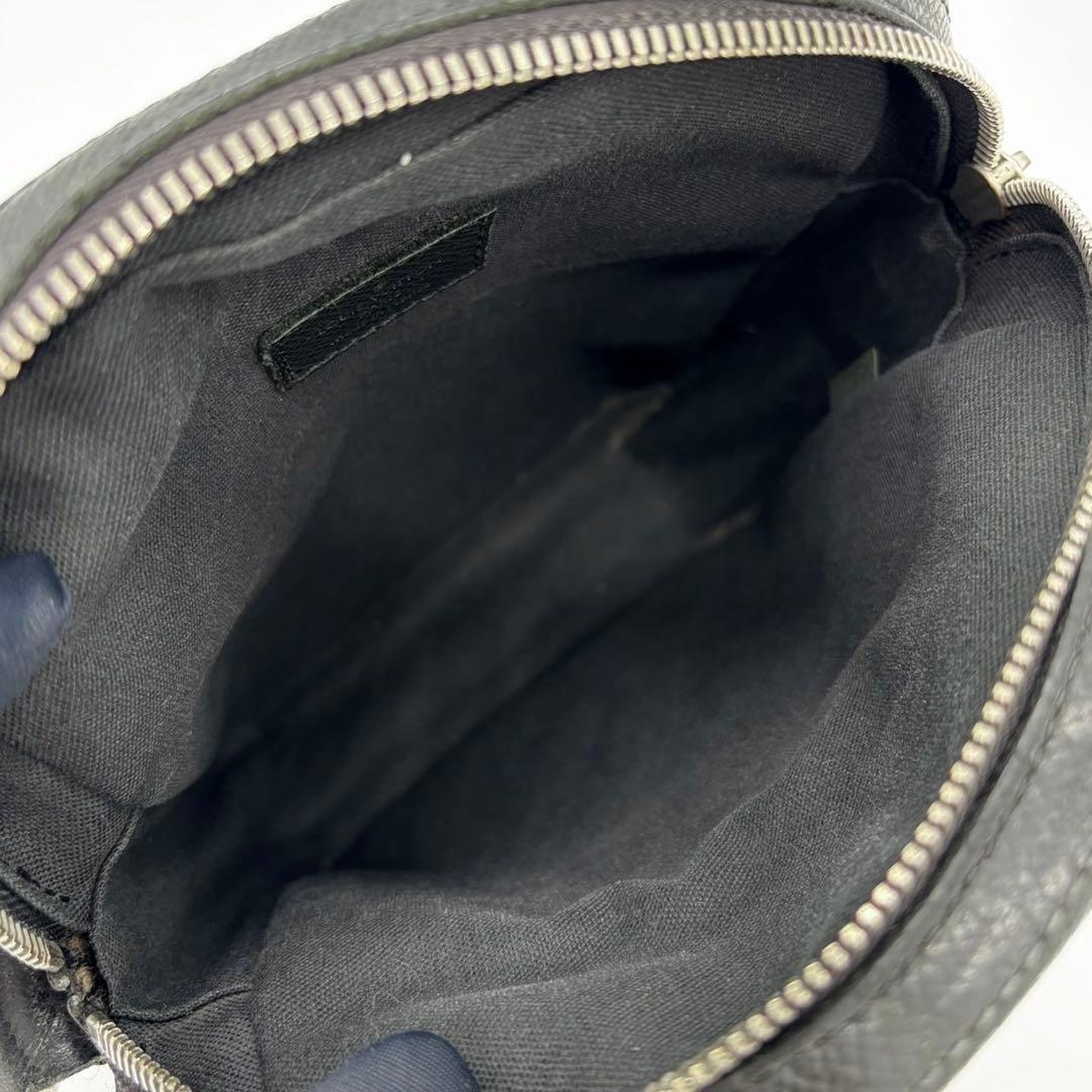 Louis Vuitton Taiga Dimitri Shoulder Bag Ardoise Black — view 3