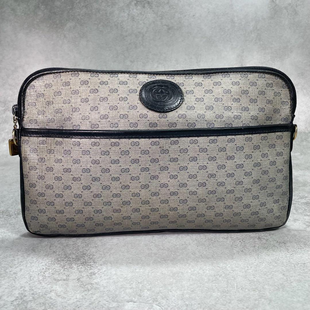 Gucci GG Clutch Navy Beige Logo Leather — view 2