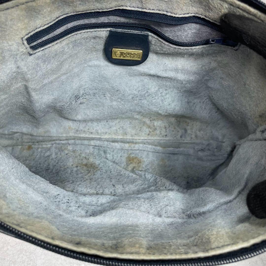 Gucci GG Clutch Navy Beige Logo Leather — view 4