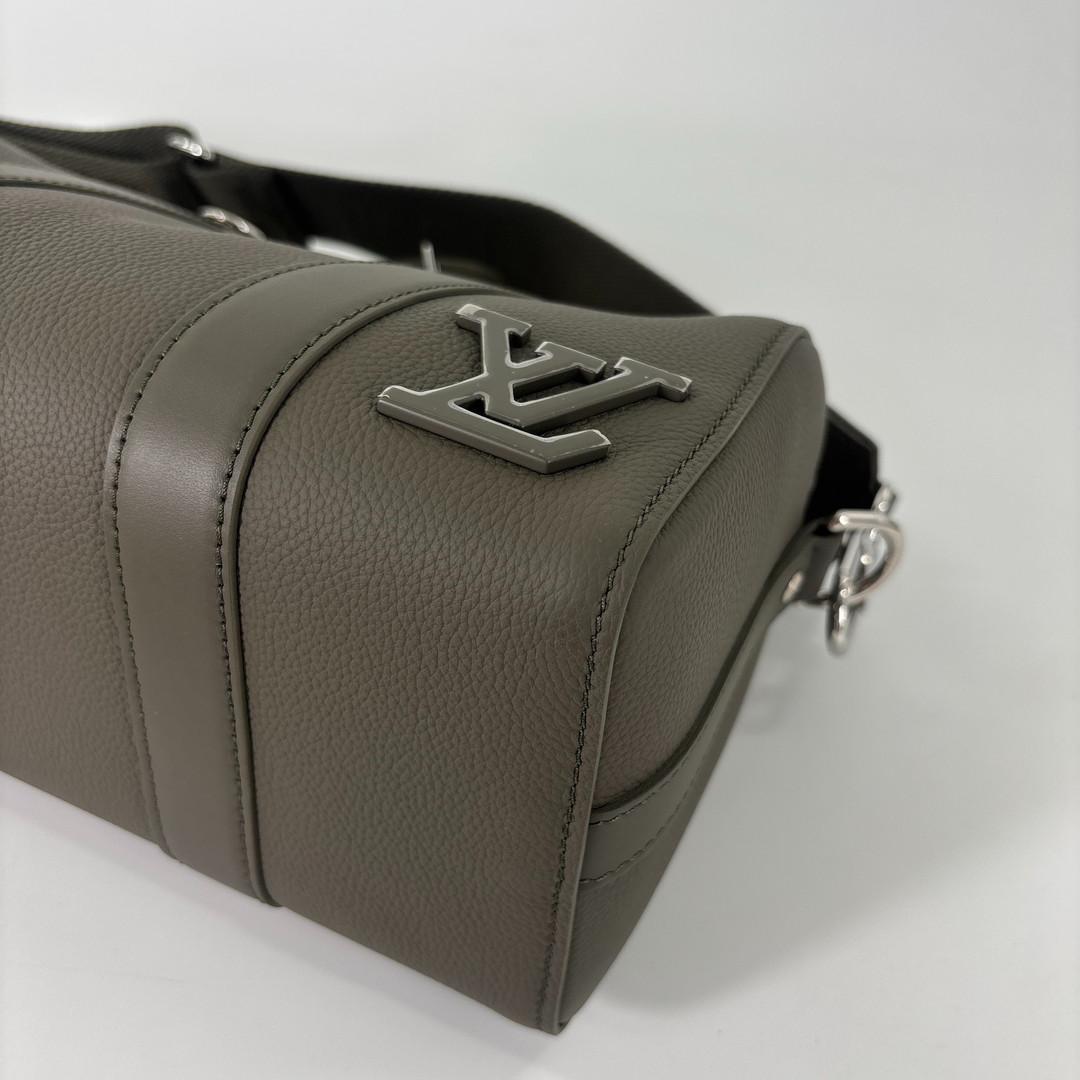 Louis Vuitton IC Aerogram City Keepall Shoulder — view 9