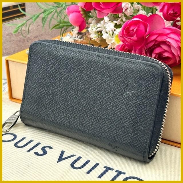 Louis Vuitton Taiga Zippy Coin Purse