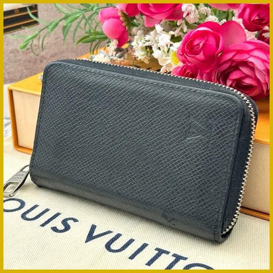 Louis Vuitton Taiga Zippy Coin Purse