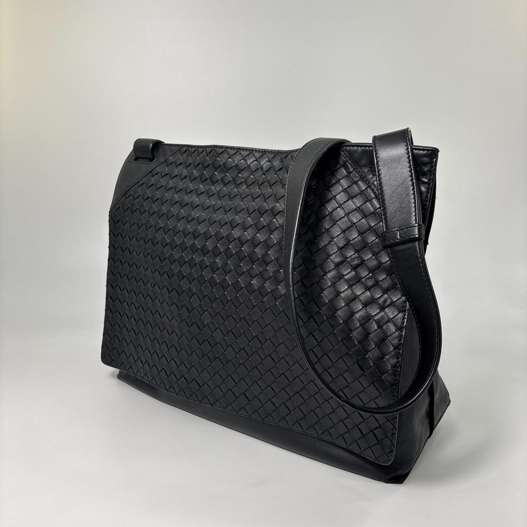 Bottega Veneta Super Shoulder Bag Leather Intrecciato Black — view 2
