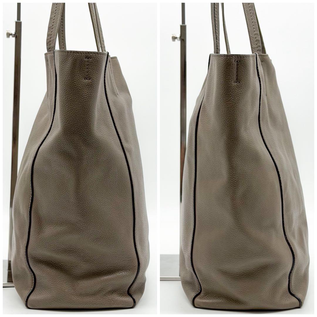 Celine Cabas Phantom Tote Leather Handbag — view 5