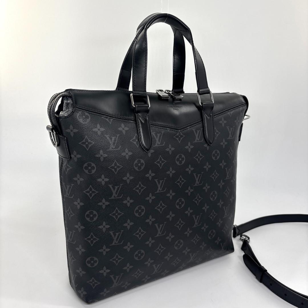 Louis Vuitton Super Monogram Eclipse Explorer Business — view 3