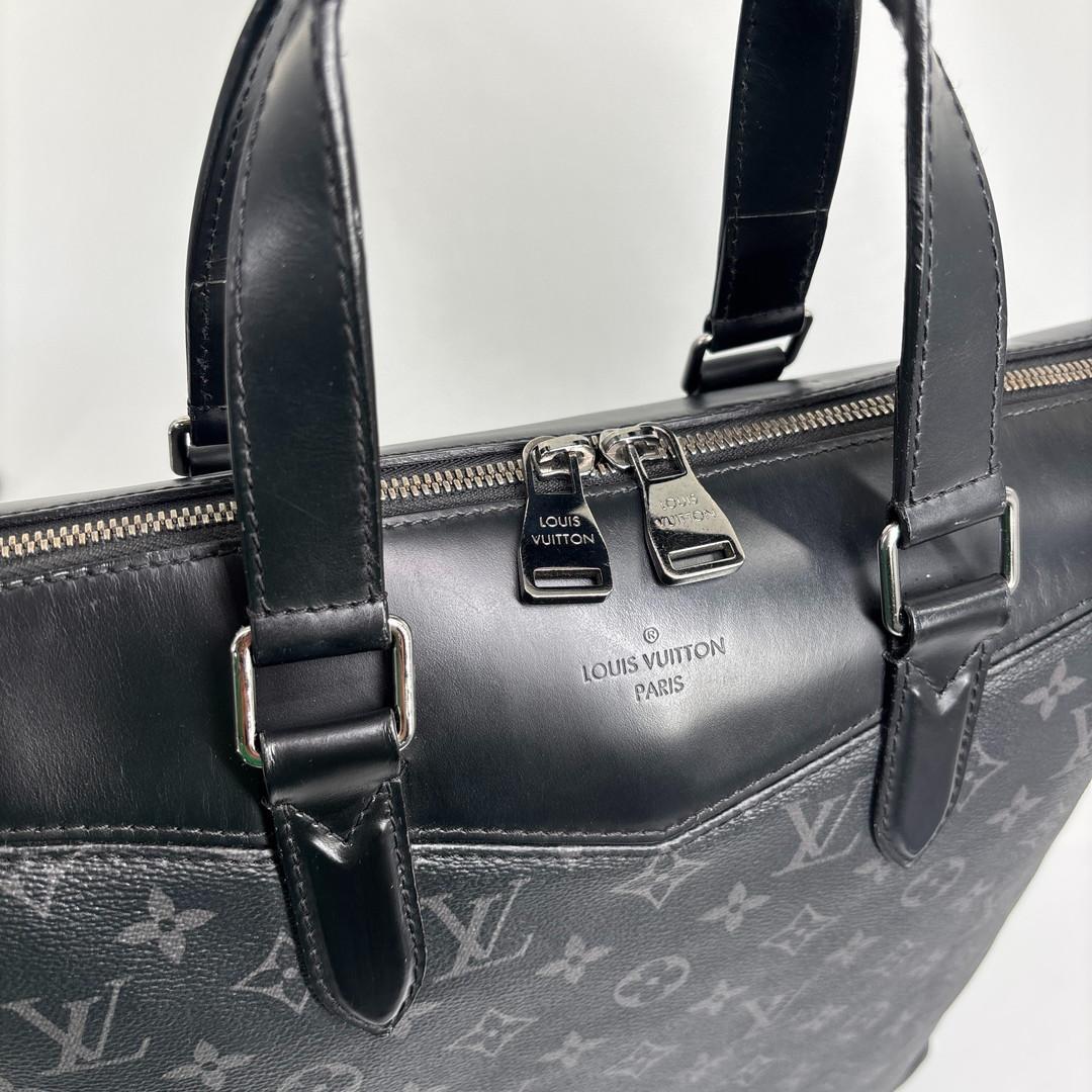 Louis Vuitton Super Monogram Eclipse Explorer Business — view 7