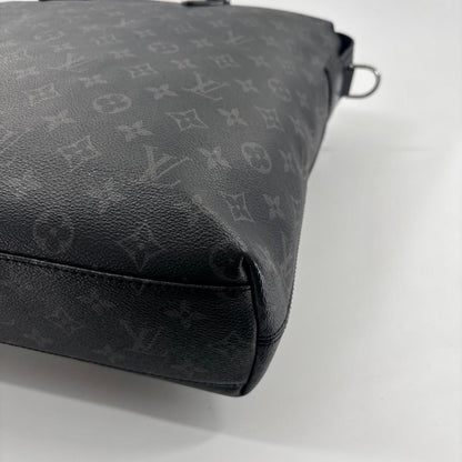 Louis Vuitton Super Monogram Eclipse Explorer Business — view 9
