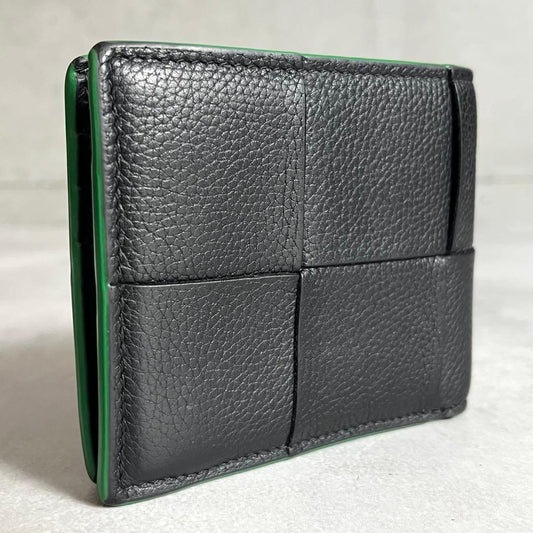 Bottega Veneta Bifold Wallet Maxi Intrecciato Black