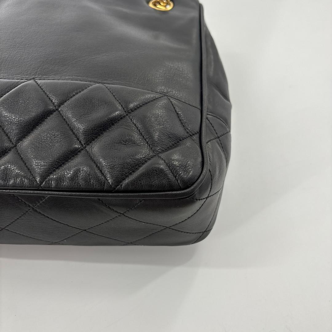 Chanel Lambskin Shoulder Bag Gold Black — view 7