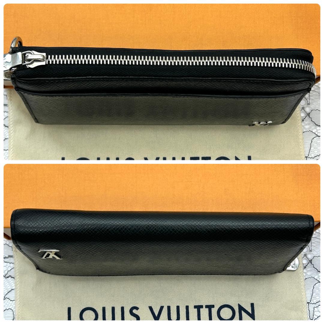 Louis Vuitton Taiga Zippy Dragonne Wallet