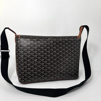 Goyard Capetien MM Shoulder Bag Black — view 5