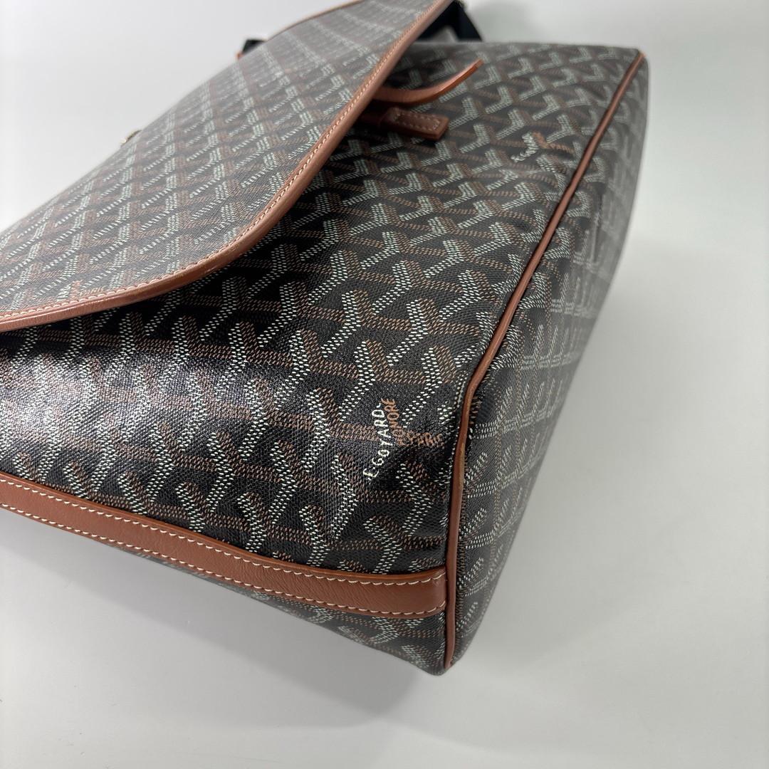 Goyard Capetien MM Shoulder Bag Black — view 6