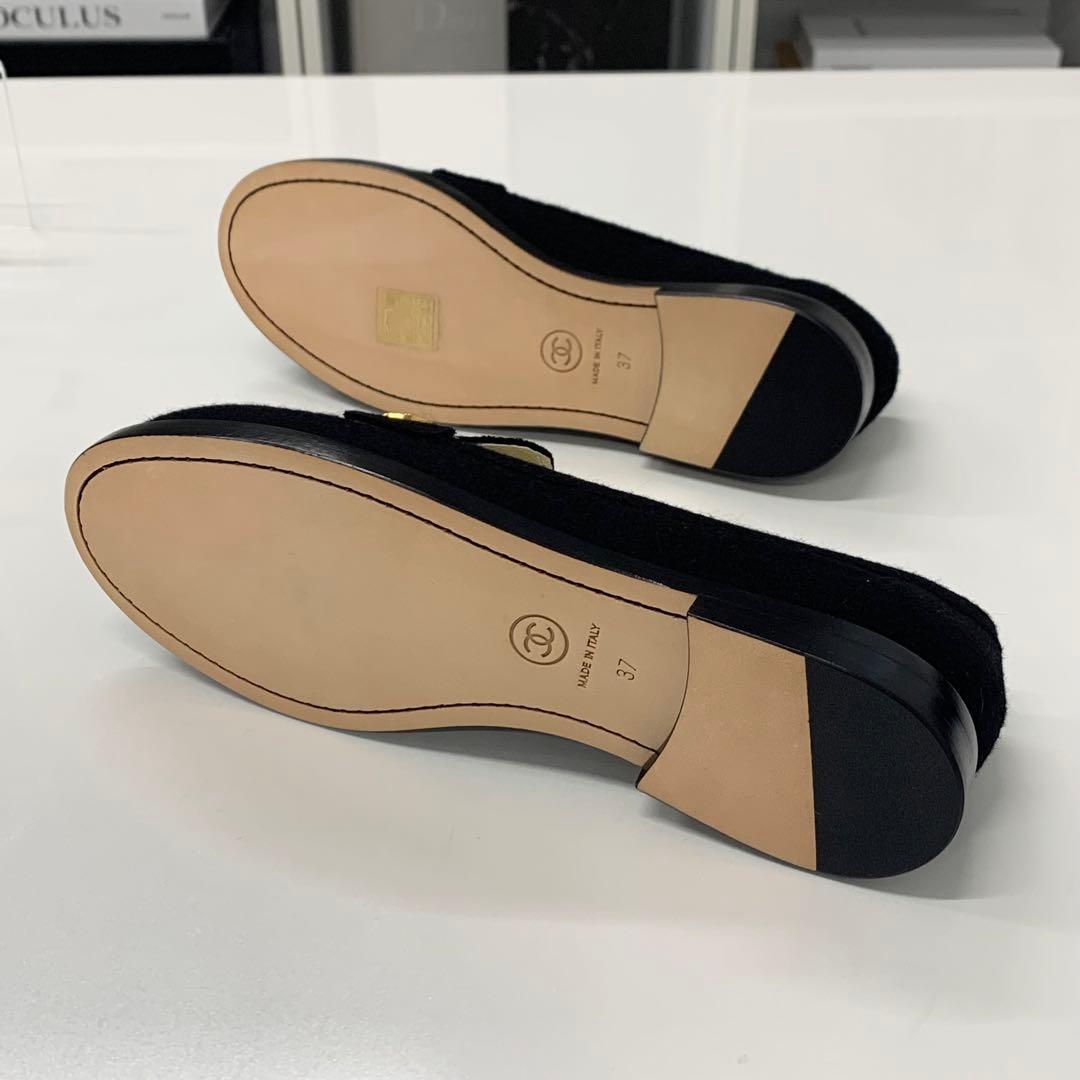 Chanel CC Logo Felt Coin Loafers Black Gold — view 6