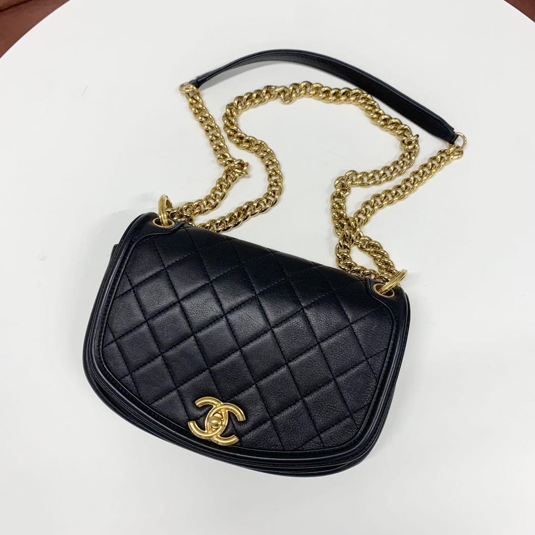 Chanel Quilted Turnlock CC Logo Lambskin Shoulder Bag — view 5