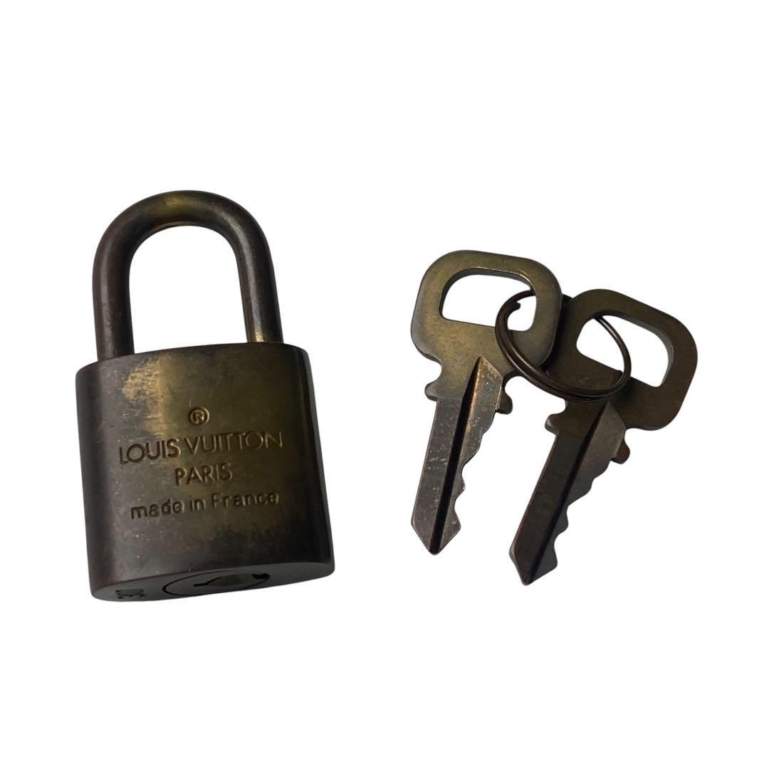 Vuitton Louis Vuitton Epi Alma Handbag With Keys And Cadenas