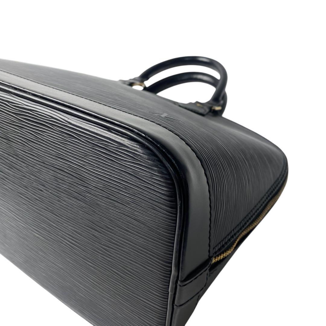 Vuitton Louis Vuitton Epi Alma Handbag With Keys And Cadenas