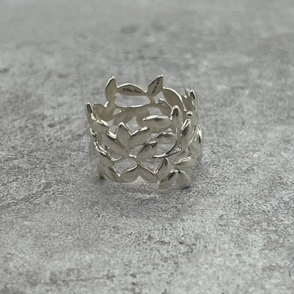 Tiffany & Co Paloma Picasso Olive Leaf Ring