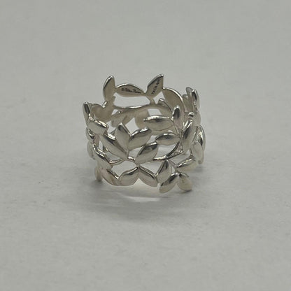 Tiffany & Co Paloma Picasso Olive Leaf Ring — view 2