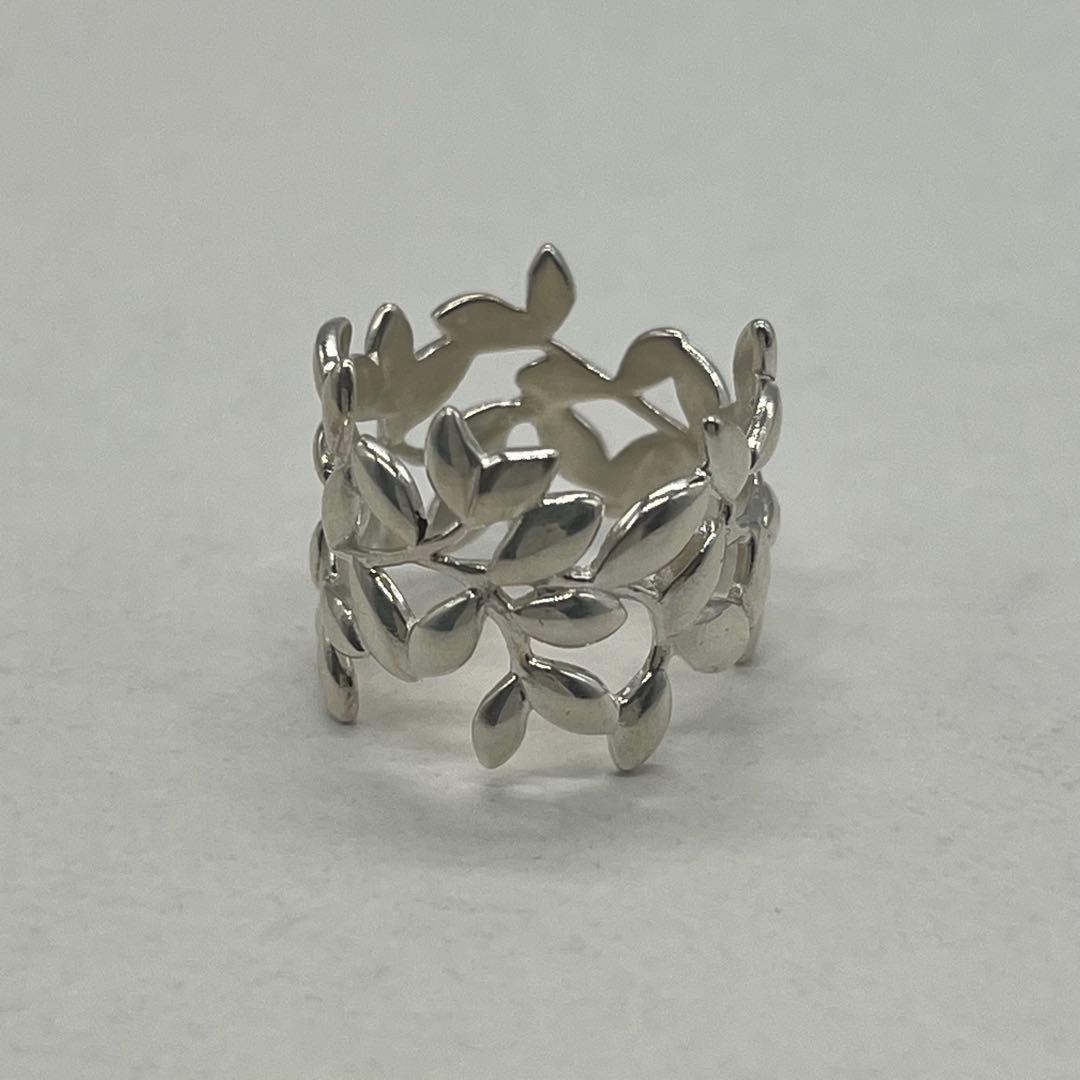 Tiffany & Co Paloma Picasso Olive Leaf Ring — view 3