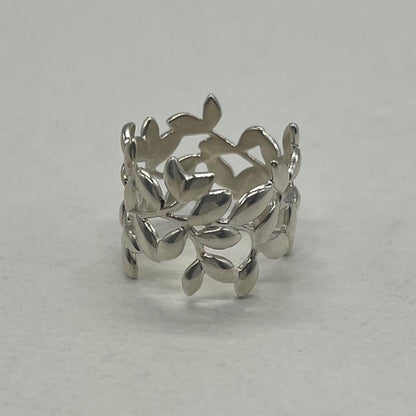 Tiffany & Co Paloma Picasso Olive Leaf Ring — view 3