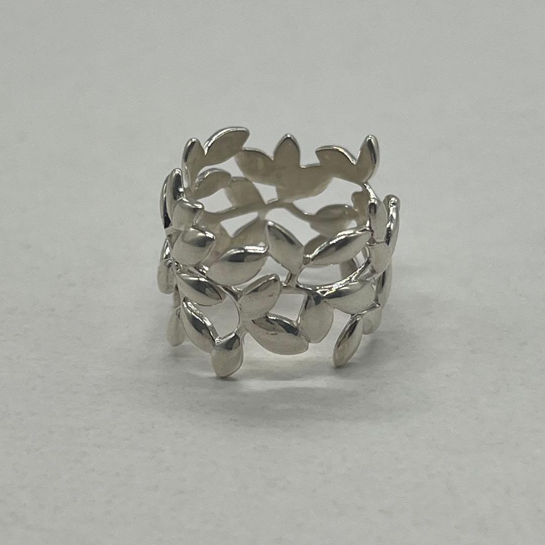 Tiffany & Co Paloma Picasso Olive Leaf Ring — view 5
